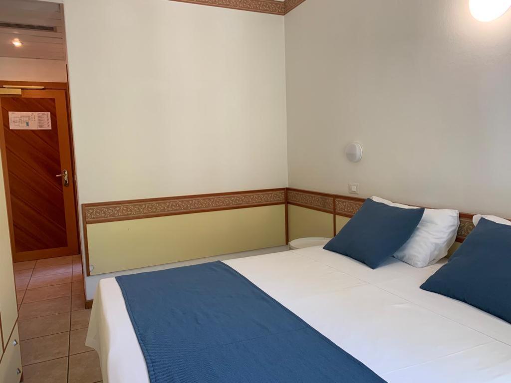 Hotel B&B Des Bains Milano Marittima Exterior photo